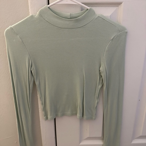H&M Tops - Sage long sleeve mock neck